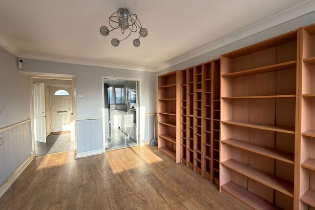 80, Flintmill Crescent, London photo 2
