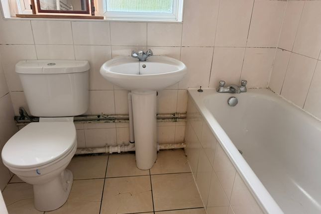 Cricklewood Lane, London photo 4