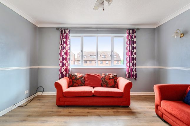 Windermere Close, Staines photo 2