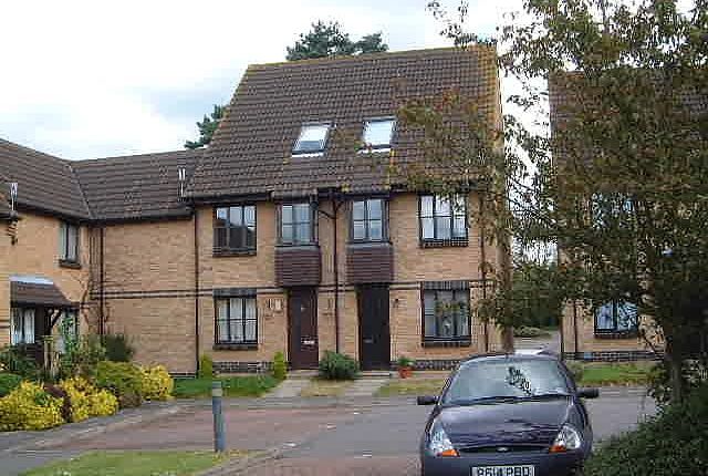 Thumbnail Maisonette to rent in Weybrook Drive, Burpham, Guildford