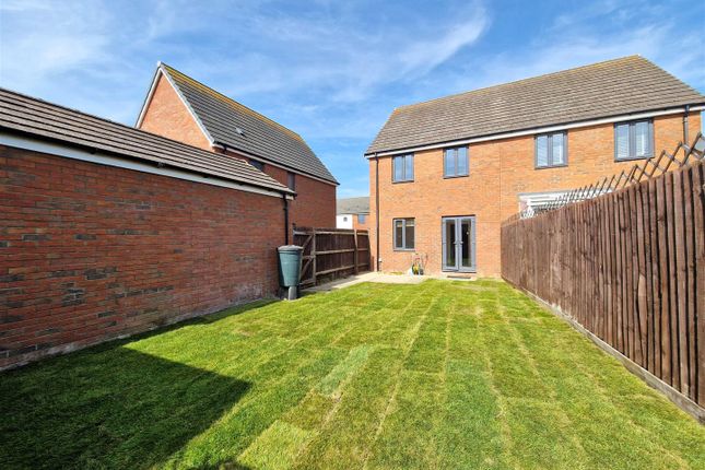 33, Arthur Black Way, Bedford photo 4