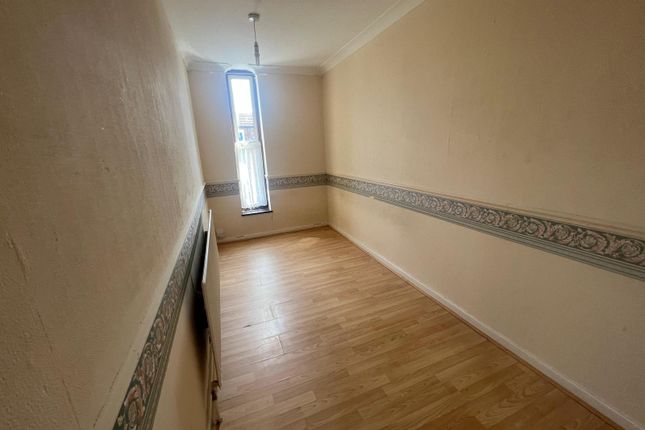 8, Primula Court, Basildon photo 2