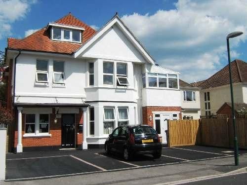 Studio to rent in Pinecliffe Avenue, Southbourne, Bournemouth