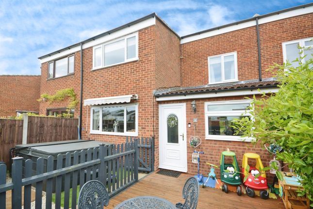 Thumbnail Terraced house for sale in Hatchfields, Great Waltham, Chelmsford