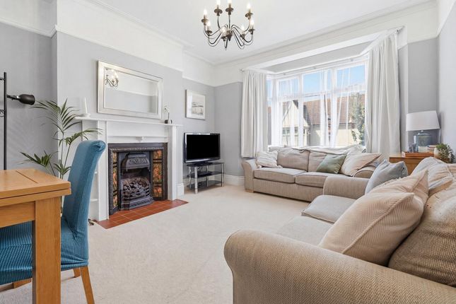 50, Leigham Court Drive, Leigh-on-sea photo 2