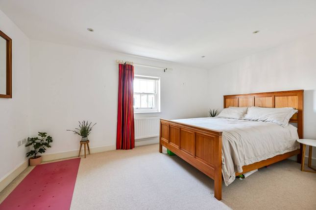 Maisonette for sale in Feathers Place, Greenwich, London