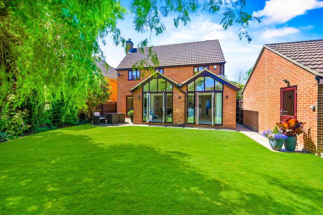 7, Cedar Close, Dunmow photo 4