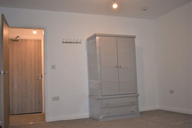Flat 3, 21, Thornhill Street, Wakefield photo 3