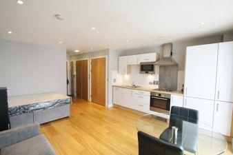 Studio to rent in Meridian Plaza, Bute Terrace, Cardiff