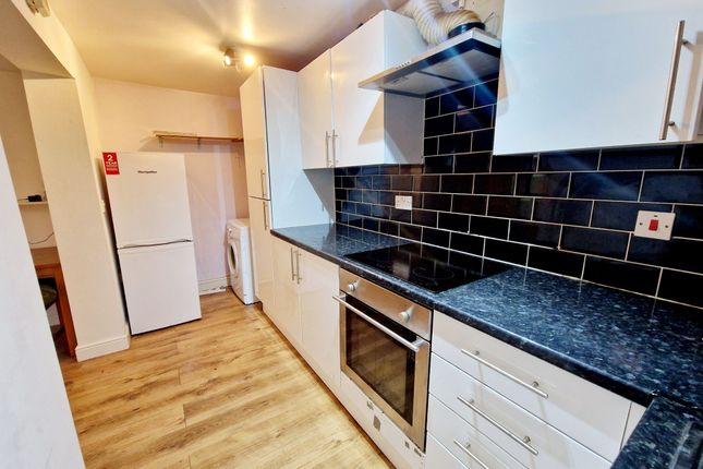 393c Bury New Road, Manchester photo 4