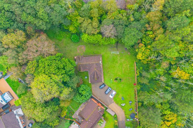 7, Churchill Close, Cardiff photo 3