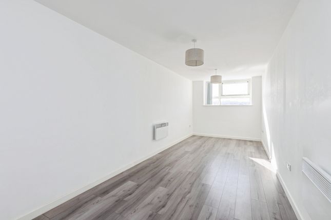 Apartment 113/Card House, Bingley Road, Bradford photo 4