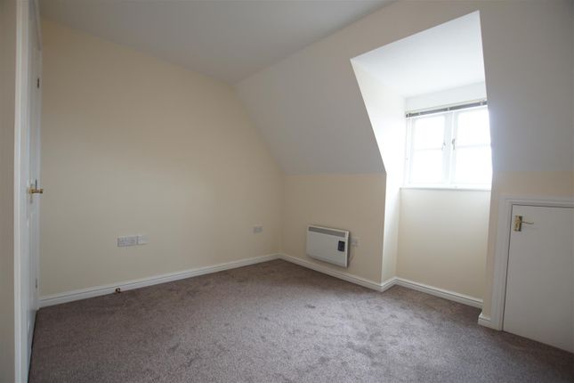 Flat to rent in Martinique Square, Bowling Green Street, Warwick