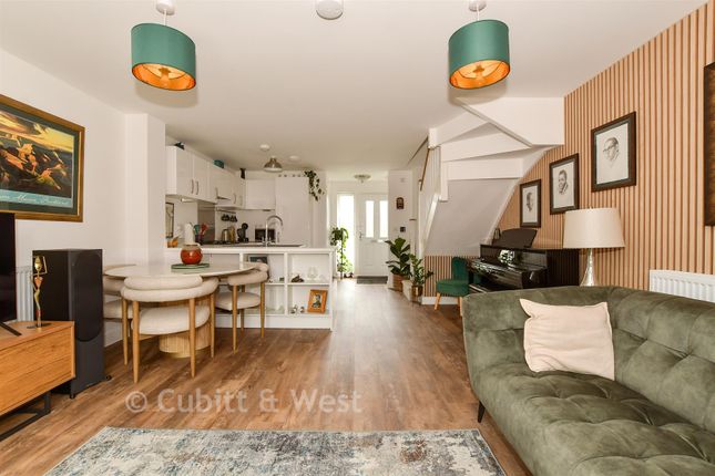 4, Baler Grove, Bognor Regis photo 4