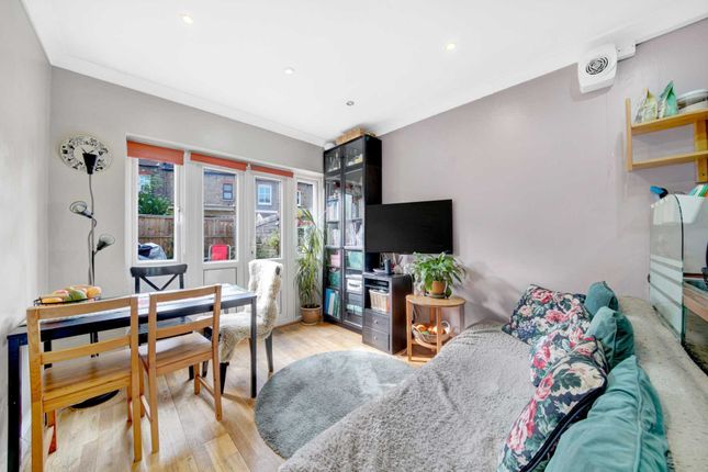 Flat for sale in Cavendish Drive, Leytonstone
