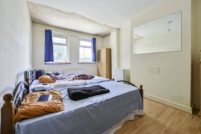 End terrace house for sale in Gibbon Road, Nunhead