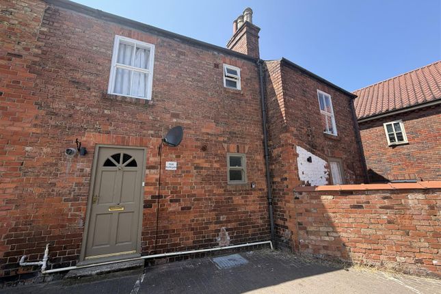 1-bed flat on Flat 1, 15, Northgate, Louth, £525/mo