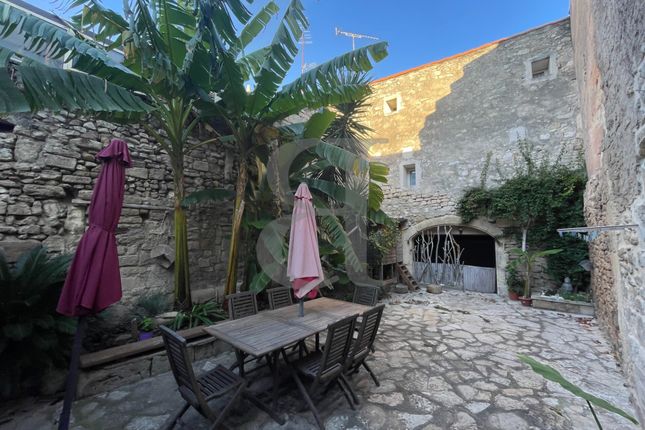 Property for sale in Tarascon, Provence-Alpes-Cote D'azur, 13150, France