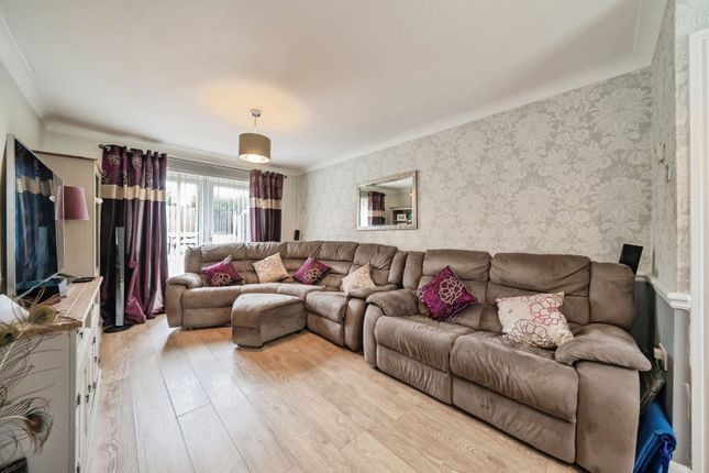 80, Rowland Close, Warrington photo 3