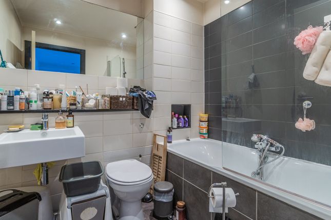 Flat for sale in Rose Street, Glasgow