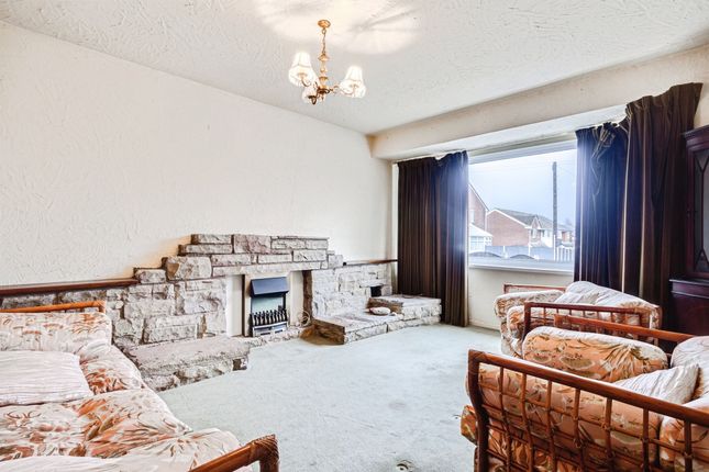 11, Greatfield Drive, Ossett photo 3