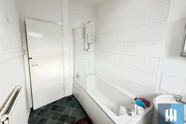Room 4, 6A, Almondbury Bank, Huddersfield photo 5