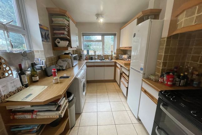 16, George Road, Farncombe photo 2