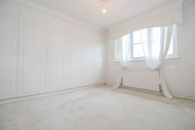 47 Muirfield Road, Watford photo 4