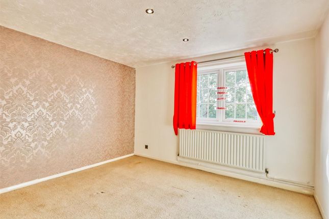 28 Springvale Road, Chesterfield photo 4