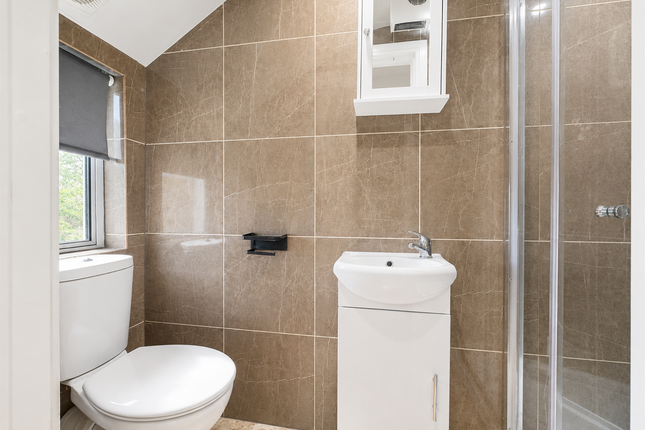 Room 4, 85, Southgate Road, Potters Bar photo 4