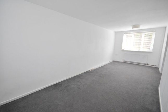 74, Hawfield Lane, Staffordshire photo 3