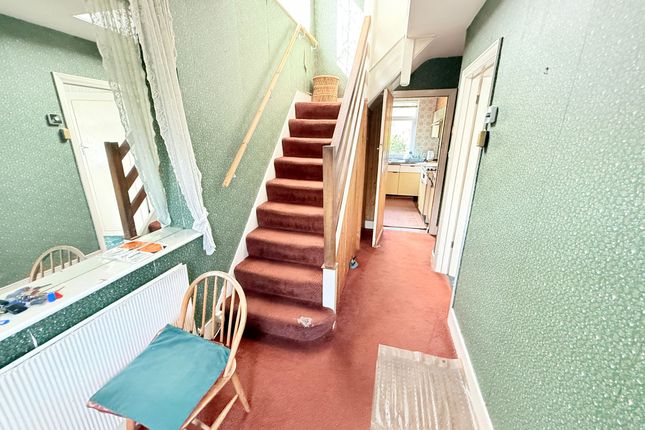 16 Albemarle Road, Barnet photo 2