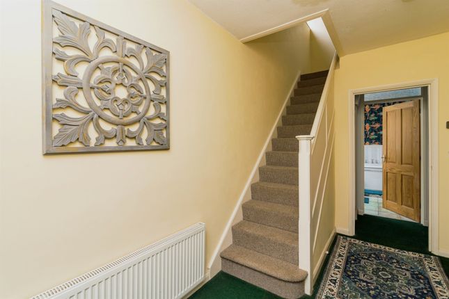 59, Laurel Road, Lowestoft photo 3