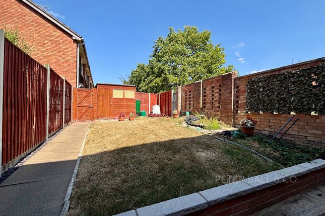 15, Caernarvon Close, Gloucestershire photo 2