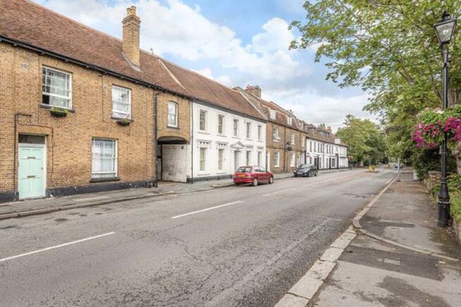 Thumbnail Flat for sale in Park Street, Colnbrook, Slough