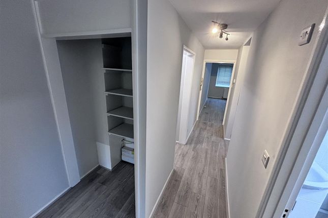 Flat 1, 10, Clivedon Road, London photo 3