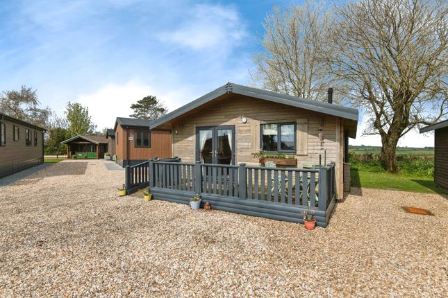 3-bed caravan on Oakwood 1, Pinewood Retreat, Sidmouth Road, Lyme Regis, £120,000