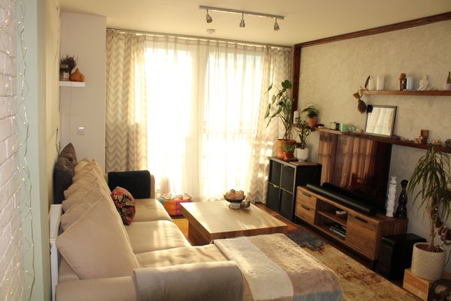 Lounge Area (2)