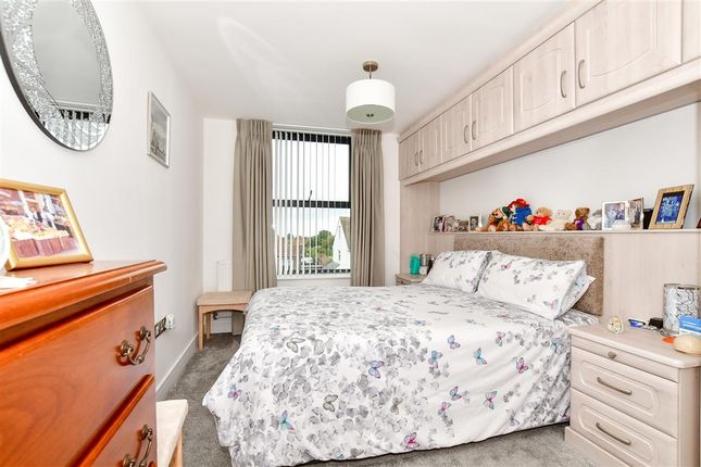 Thumbnail Flat for sale in Northdown Road, Cliftonville, Margate, Kent