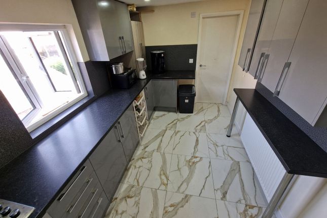 Flat 3, 42 Freeman Road North, Leicester photo 5