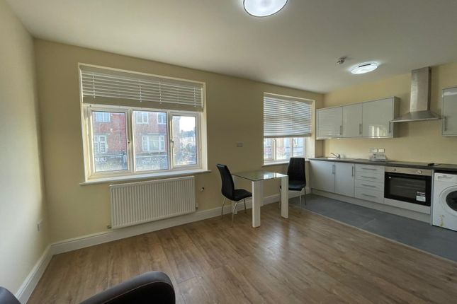 Thumbnail Flat to rent in Greenford Road, Harrow