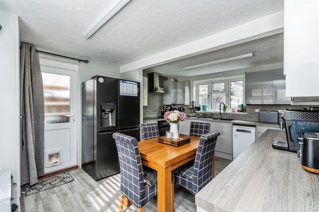 63, Hillyfields, SOUTHAMPTON photo 3