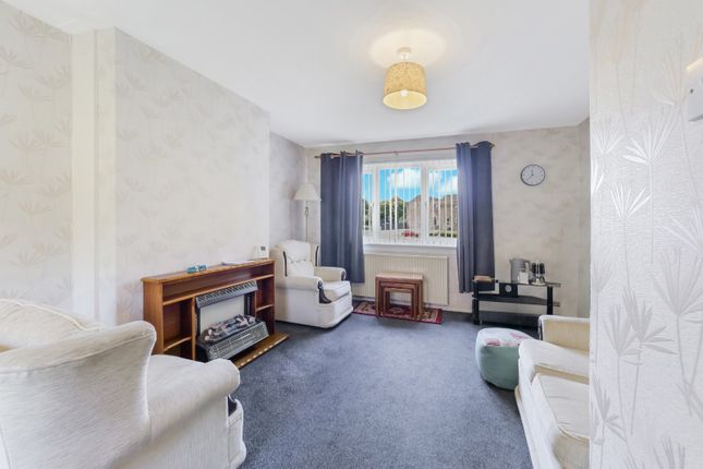 9, Lochearn Crescent, Renfrewshire photo 2