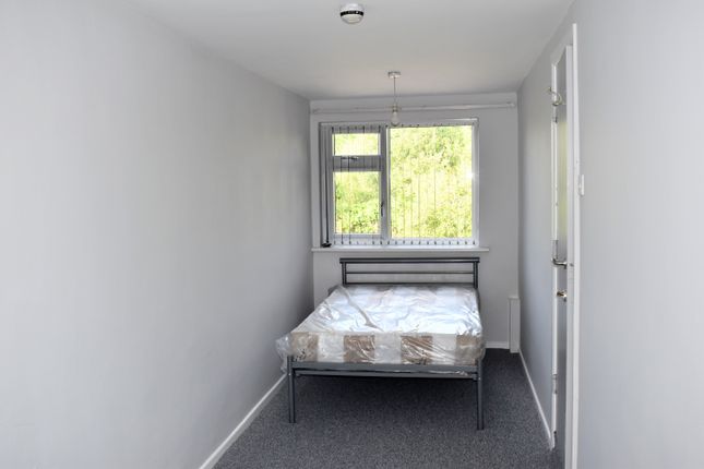 Colgate Crescent, Manchester photo 5