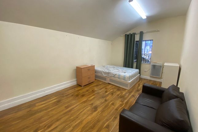 Thumbnail Flat to rent in High Street, Walthamstow, London
