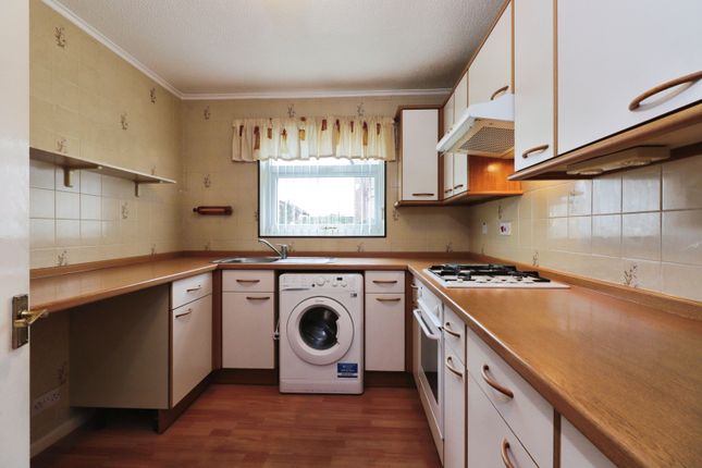 22, Aldervale Close, Mexborough photo 3