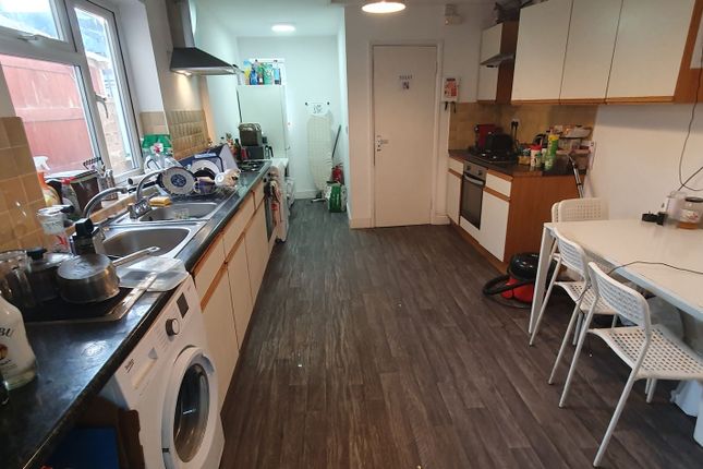 97 Richards Street, Cardiff photo 4