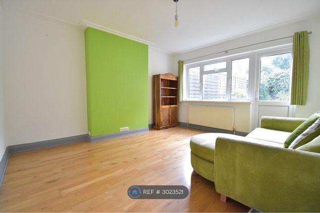 Chambers Lane, London photo 2