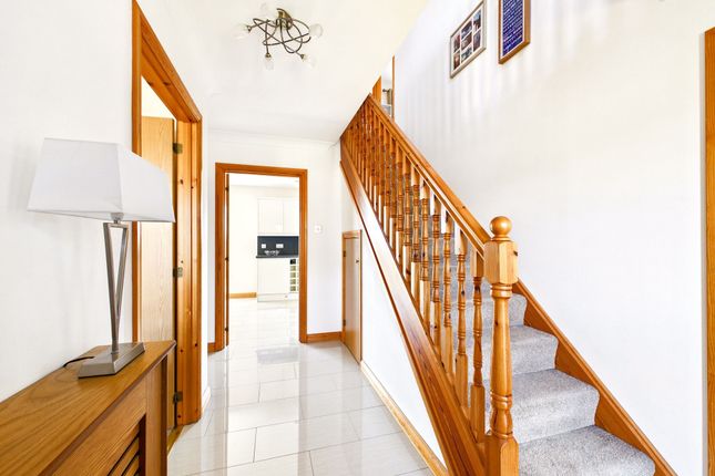 3 Strone Crescent, Alford photo 3