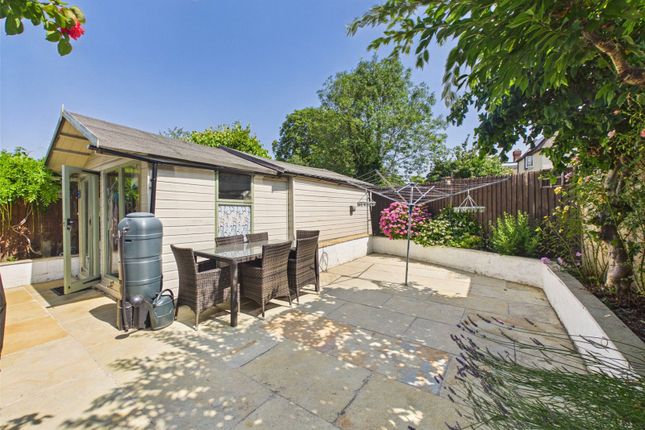 17, Shelley Road, Gloucestershire photo 4